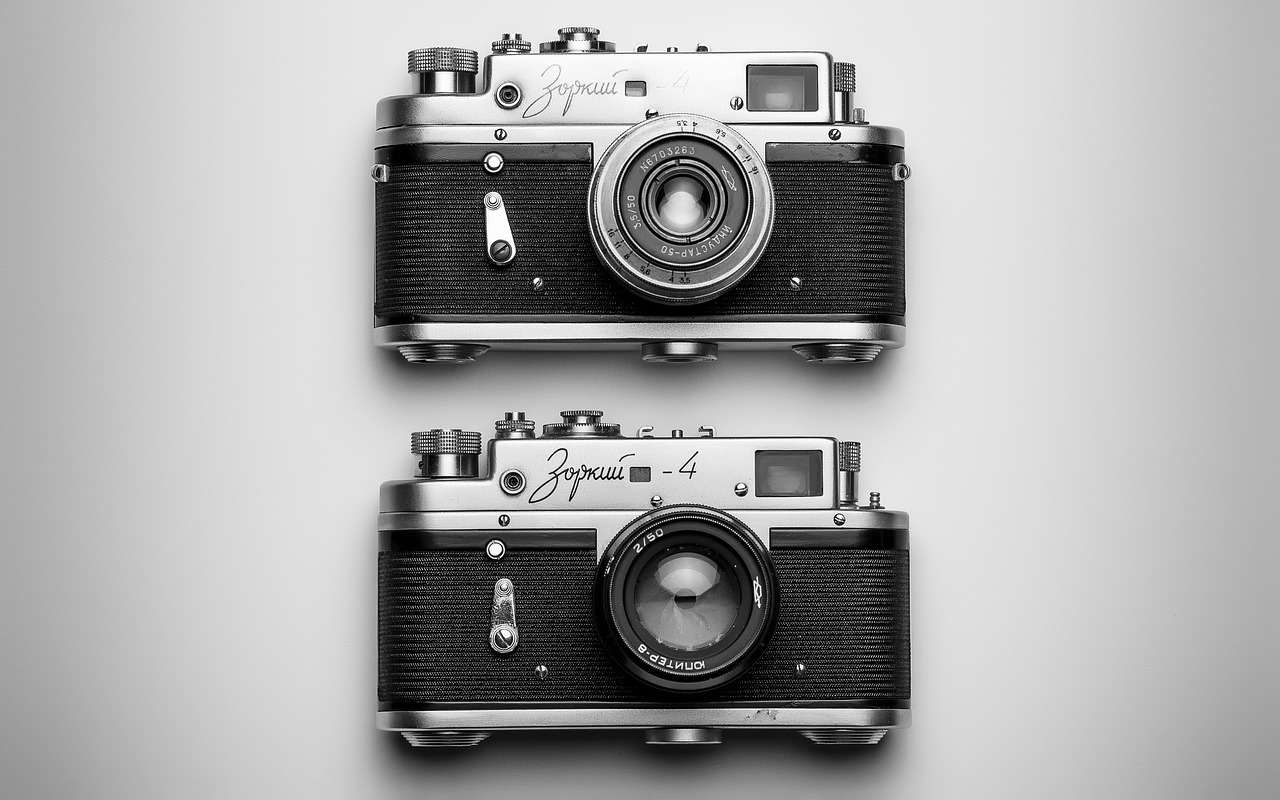 Lens